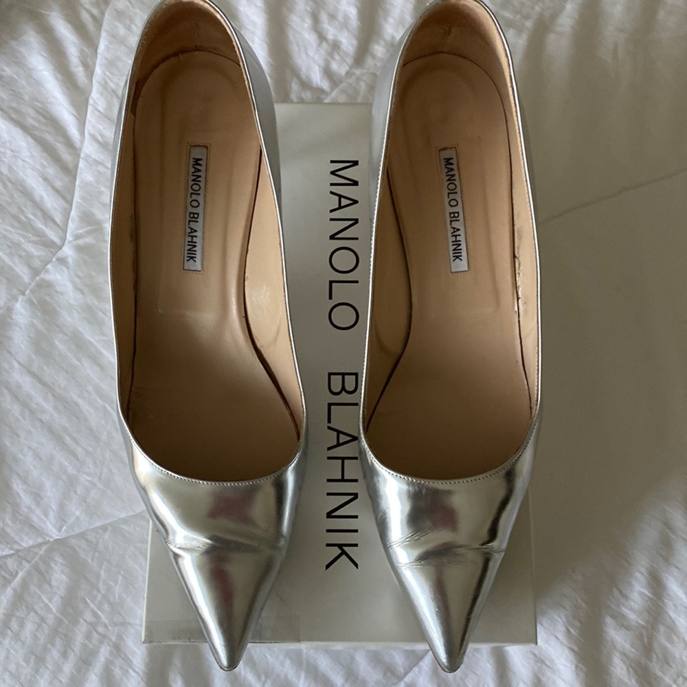 Manolo Blahnik — Silver Patent Pump